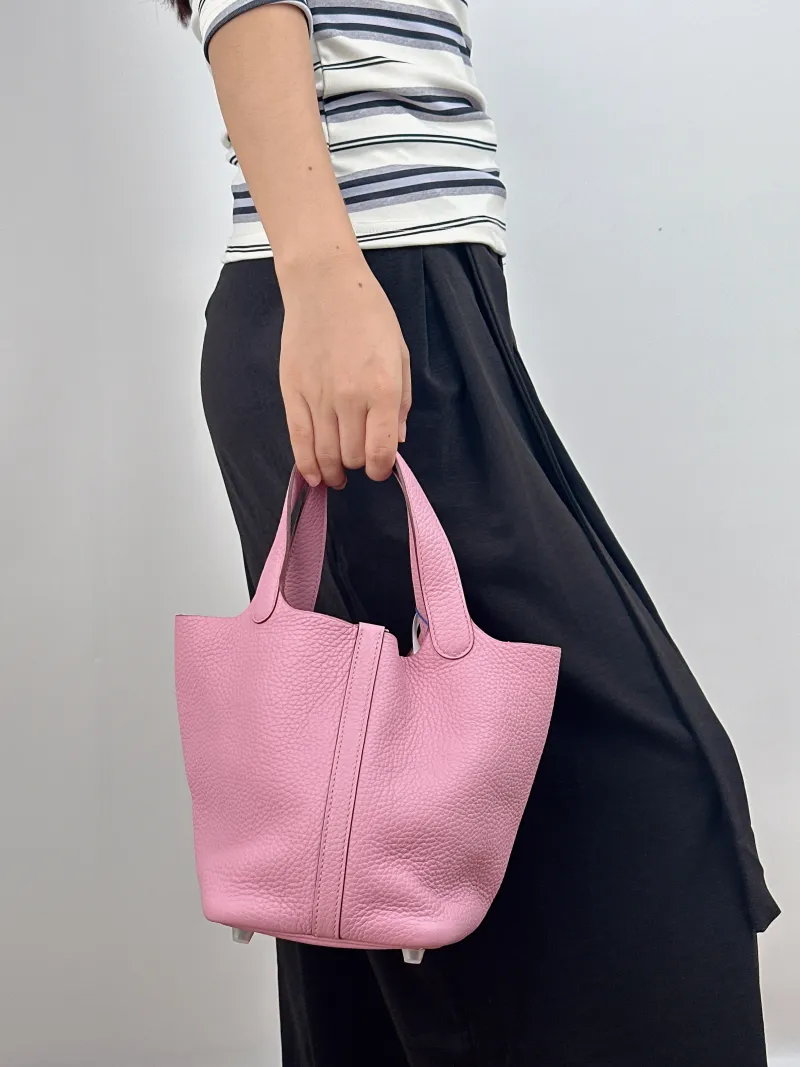 Hermès Top Handle Bag Picotin Lock 18 18 X9Mauve Sylvestre Taurillon Clemence TC Calfskin Small 18 × 13 × 18 cm Z — on-model view 1 of 2