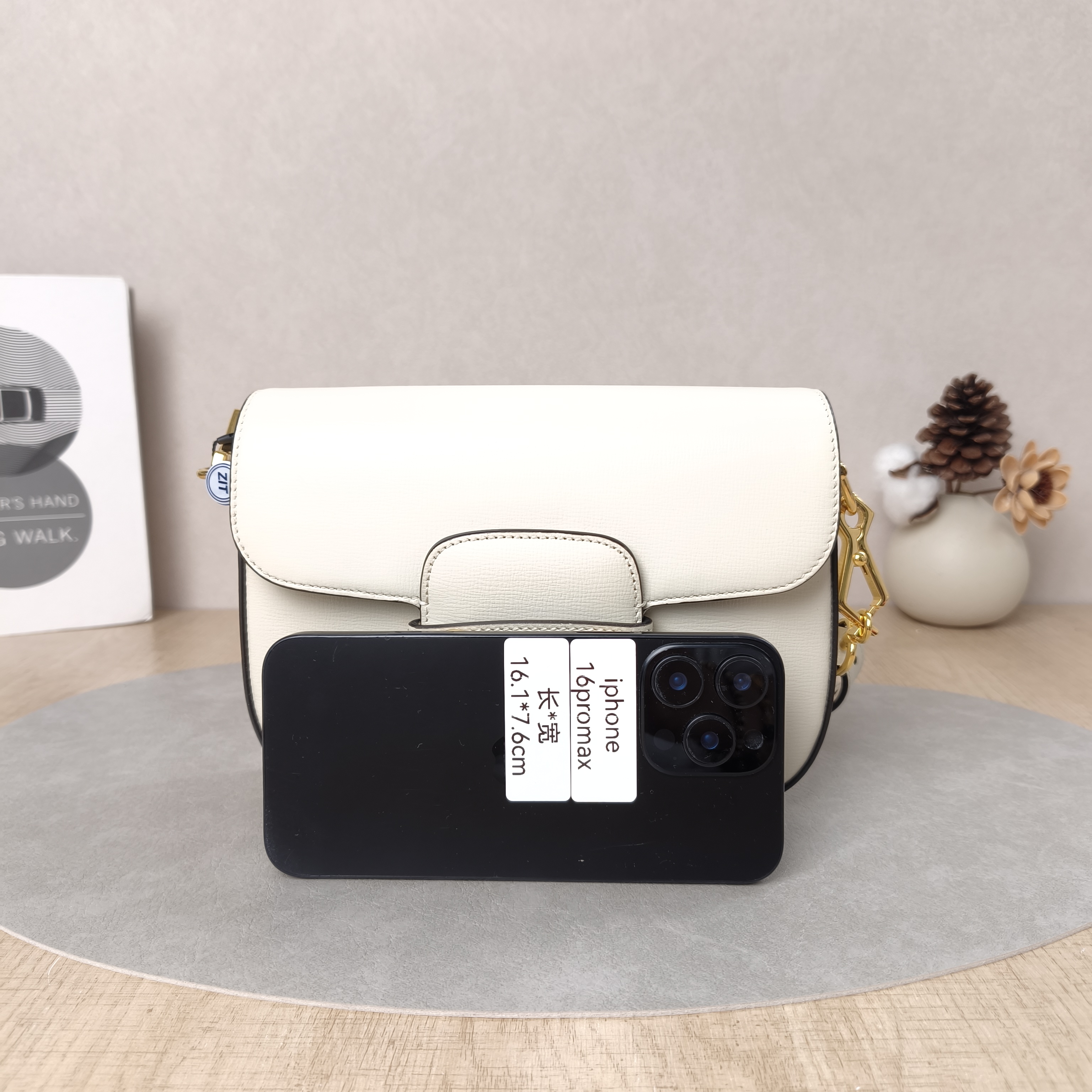 GUCCI Crossbody Bag Horsebit 1955 Horsebit Small White Calfskin Small20.5 × 5 × 14.5 cm — cover view 6 of 6