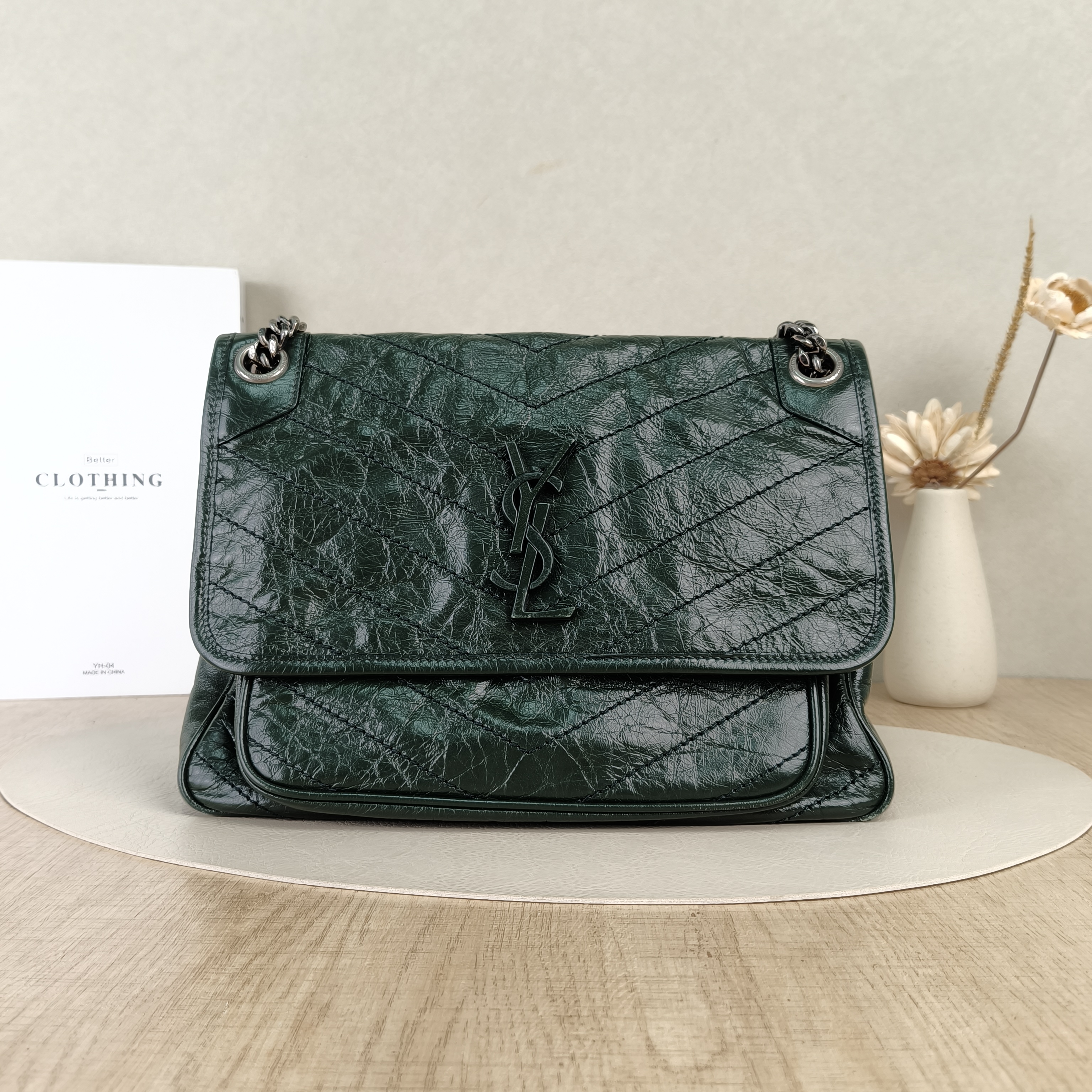SAINT LAURENT Crossbody Bag Niki Green D Waxed Leather Medium28 × 8.5 × 20 cm