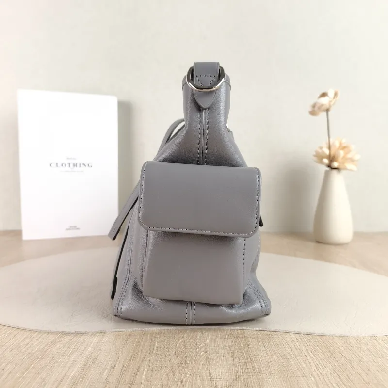 Louis Vuitton Crossbody Bag Carryall Cargo Vibe Grey SL ambskin Small 33.5 × 15 × 23 cm — detail view 9 of 12