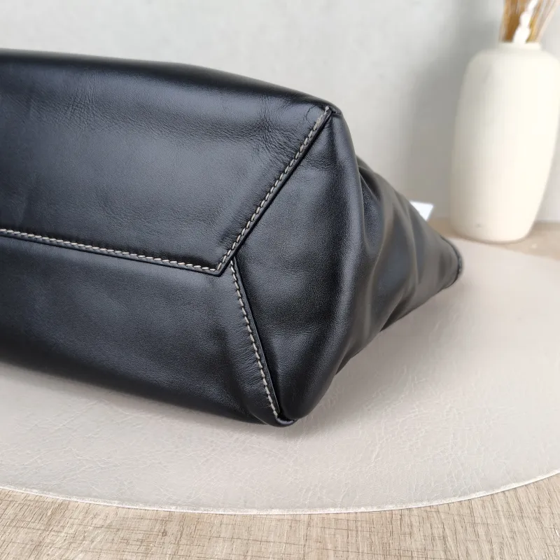 Miumiu Shoulder Bag IVY Tote Shopping Tote Black CC alfskin Small 22 × 12 × 23.5 cm — detail view 3 of 13