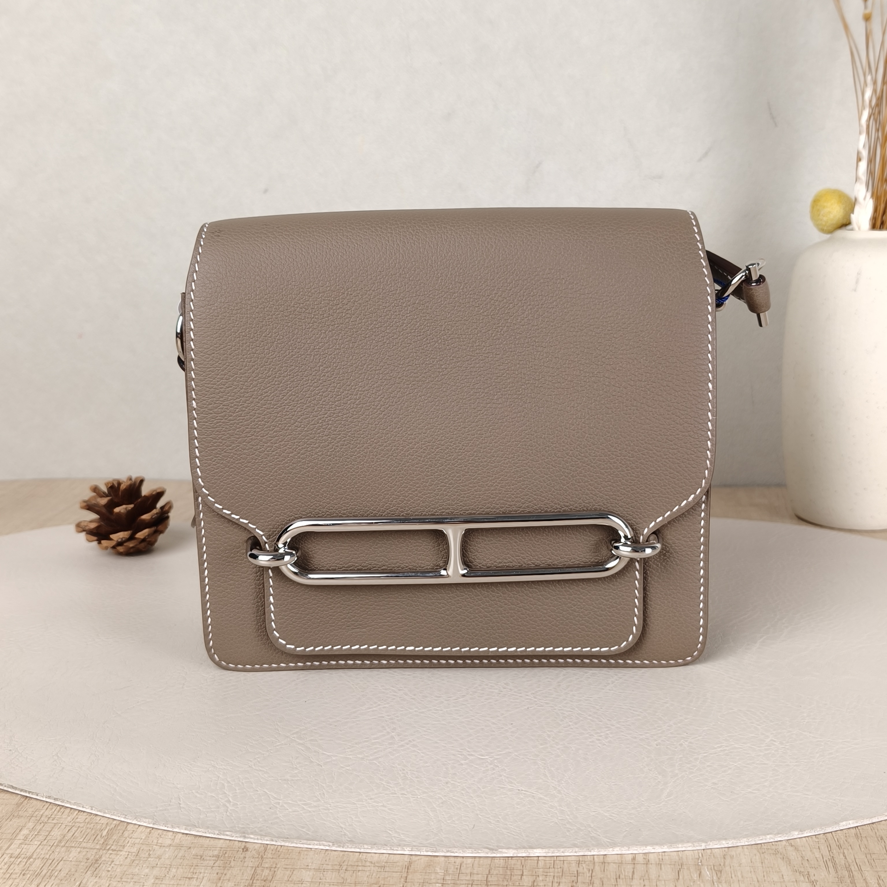 Hermès Crossbody Bag Roulis 19 Evercolor Calfskinmini18 × 6 × 15 cm