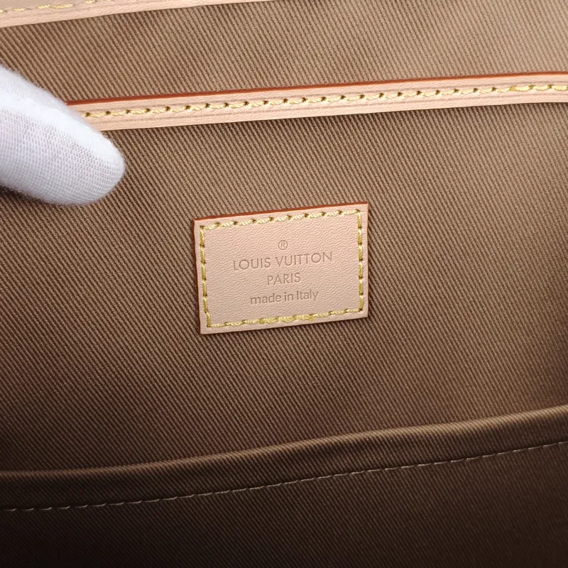Louis Vuitton Backpack MONTSOURIS Backpack Edition Monogram PVC Medium38 × 21 × 35 cm — detail view 5 of 16