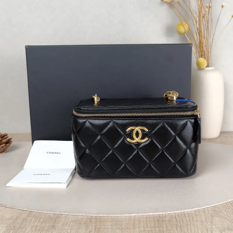 Chanel Crossbody Bag Edition Black Lambskin One Size 17 × 8 × 9.5 cm Conditioned — cover view 4 of 6