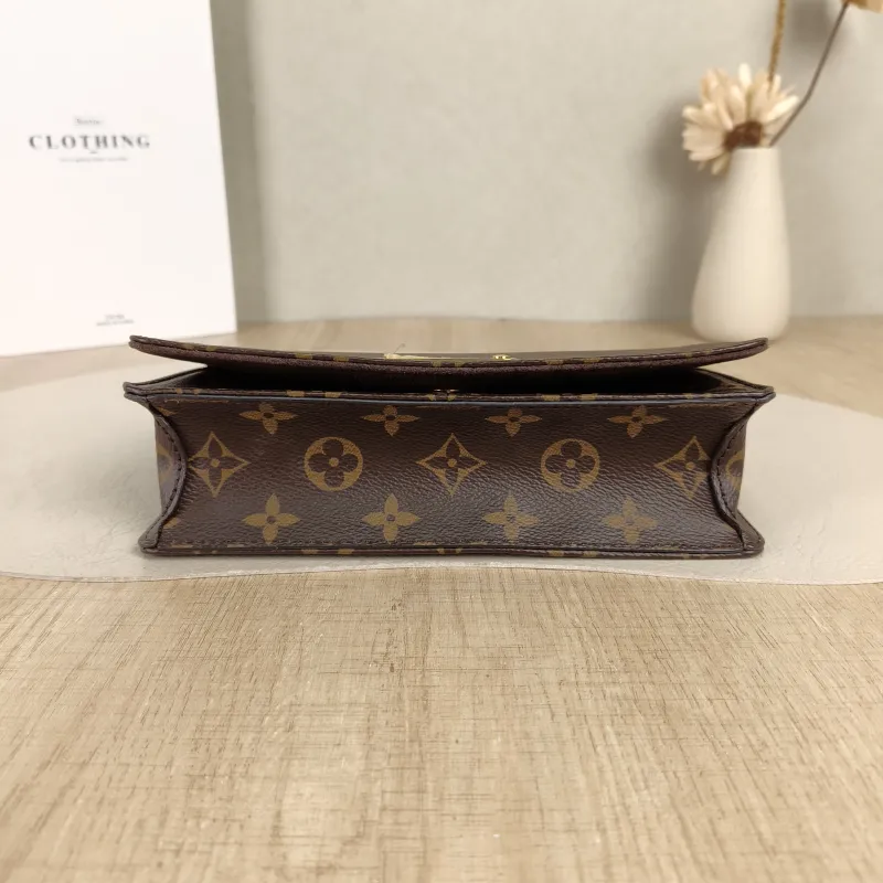 Louis Vuitton Crossbody Bag LILY Chain Bagwoc Monogram PVC21 × 3.5 × 10.5 cm — cover view 2 of 6