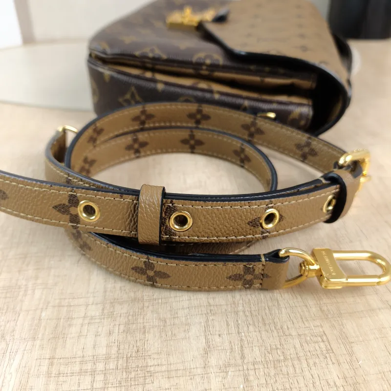 Louis Vuitton Crossbody Bag Pochette Métis Monogram Colorblock PVC Medium 25 × 7 × 19 cm — detail view 6 of 13