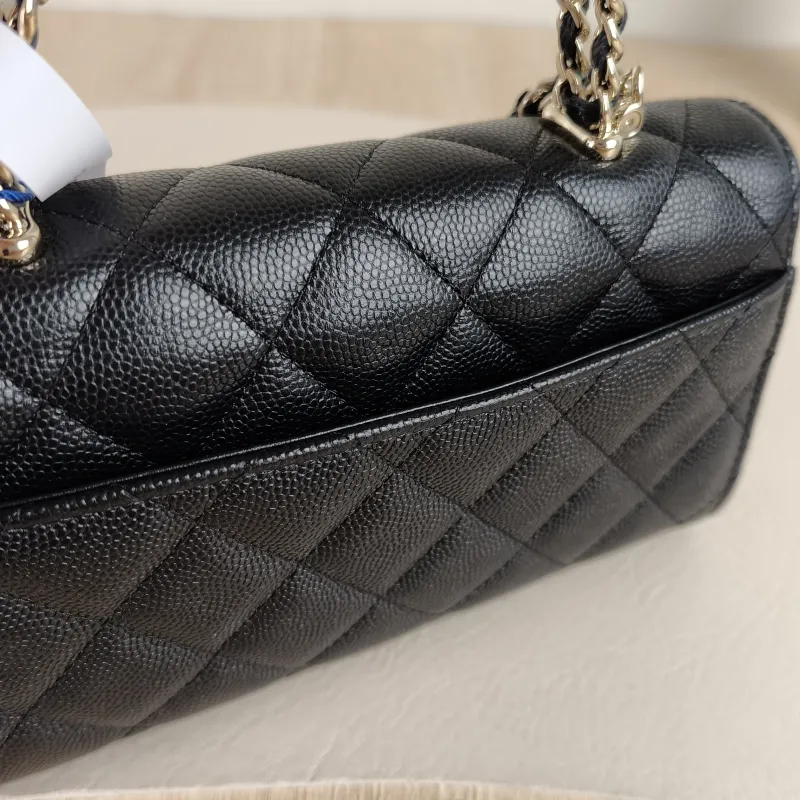 Chanel Crossbody Bag kelly Black Grained Calfskin One Size 18 × 4.5 × 10 cm — detail view 8 of 12
