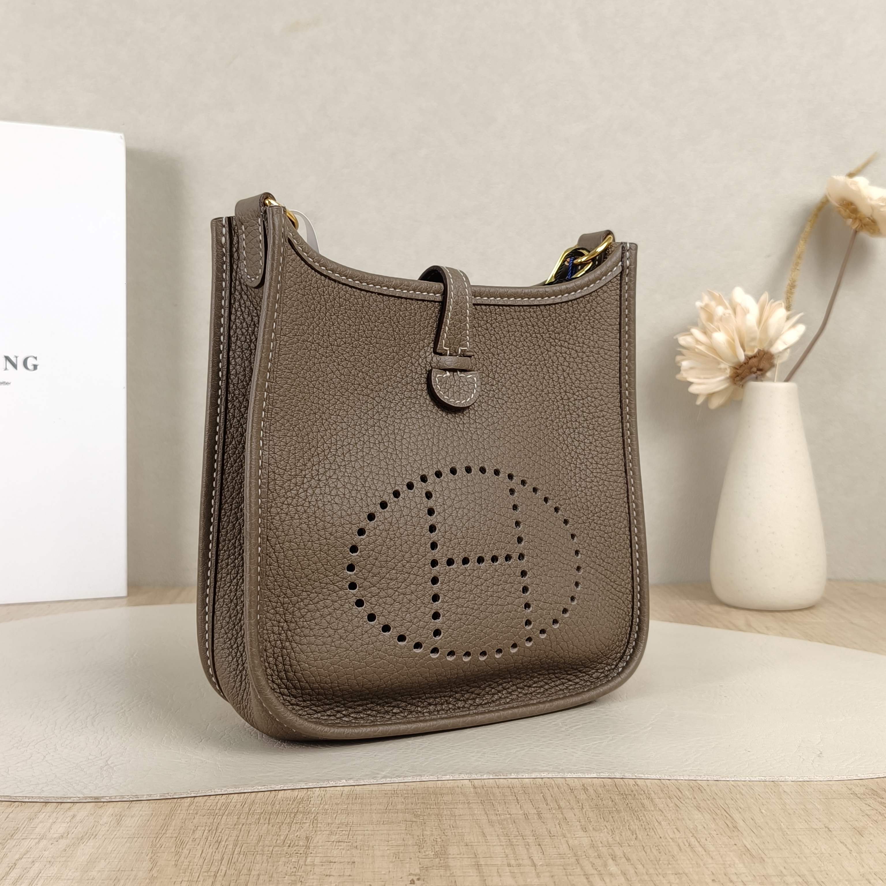 Hermès Crossbody Bag Evelyne Mini 16 Mini 16 Clemence Taurillon TC Calfskinmini17 × 5.5 × 18 cm — cover view 2 of 4
