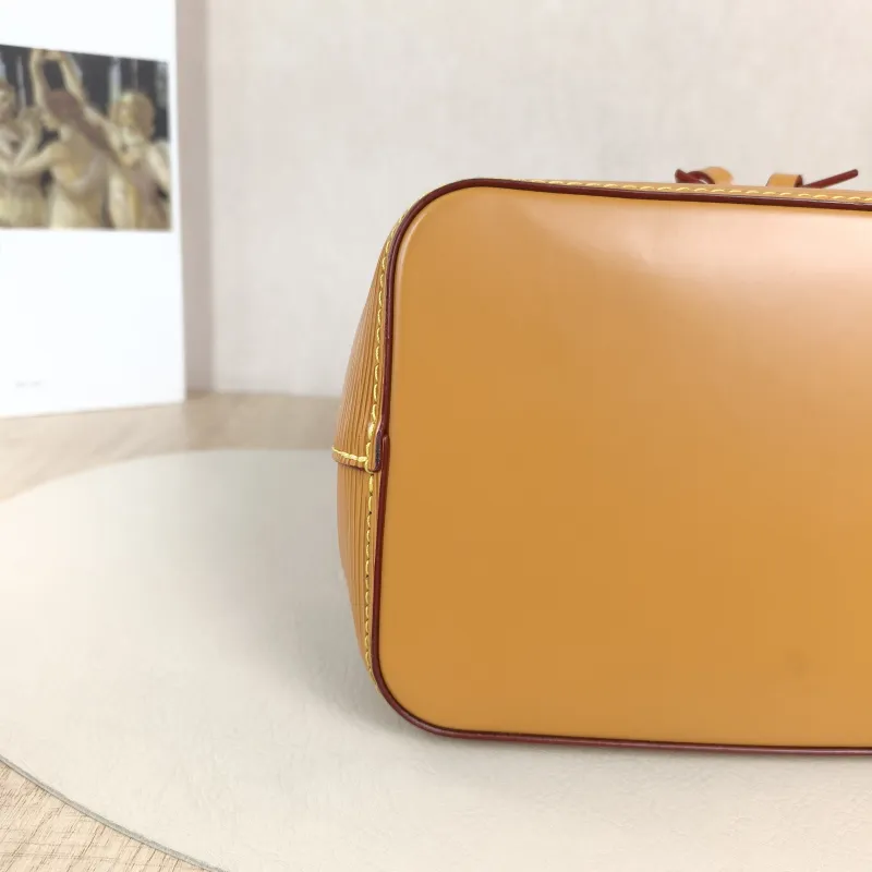 Louis Vuitton Shoulder Bag NÉONOÉ Bucket Bag BB Caramel Epi Embossed Calfskin BB20 × 13 × 20 cm — detail view 5 of 10