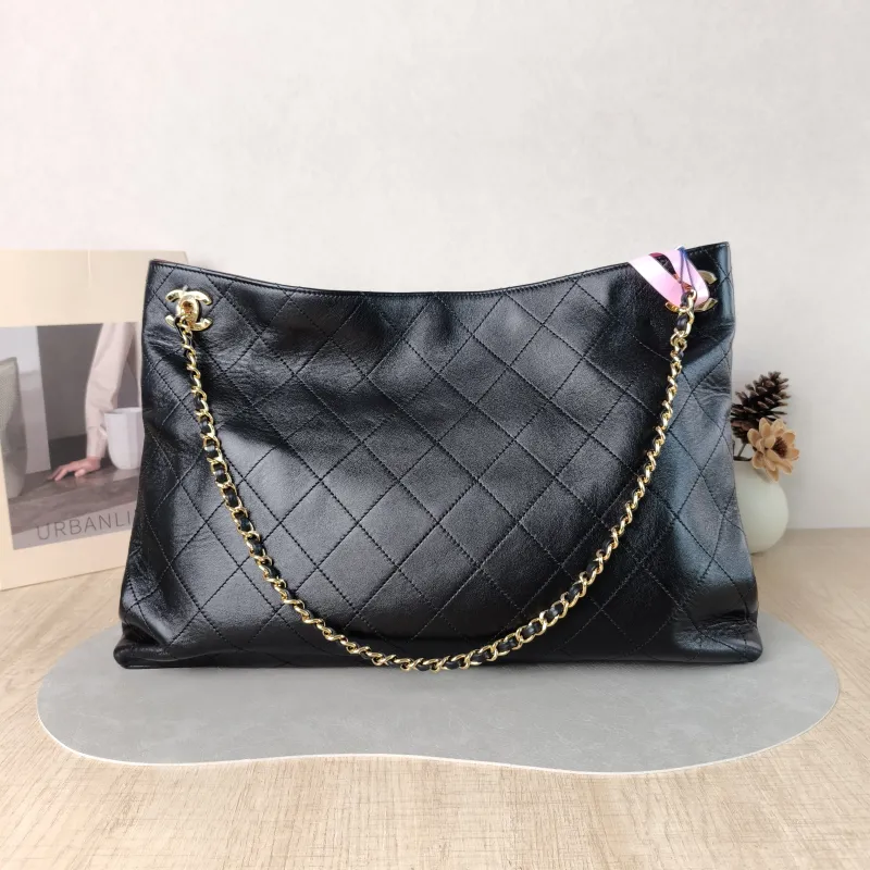 Chanel Shoulder Bag tote Black Lambskin One Size 41 × 9 × 27 cm — cover view 5 of 5