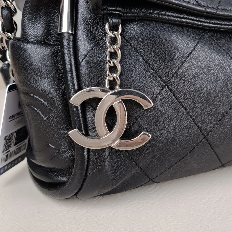Chanel Crossbody Bag Hobo C Black Lambskin One Size 26 × 8 × 23 cm 10 — detail view 5 of 14