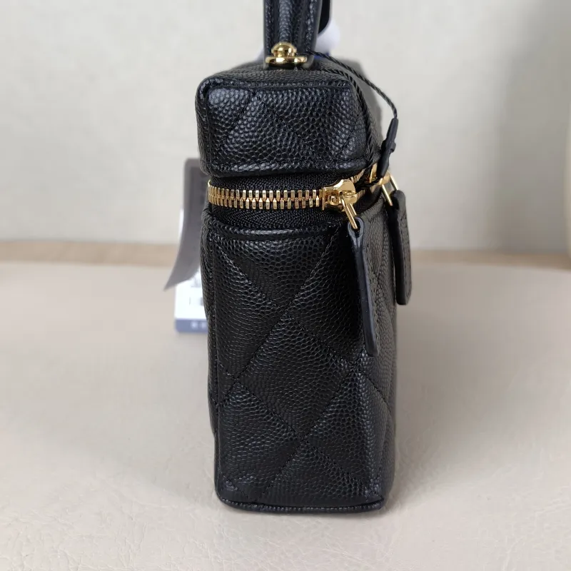 Chanel Crossbody Bag lp Vanity Case Bag Black Calfskin One Size 19.5 × 5 × 17 cm — detail view 8 of 15