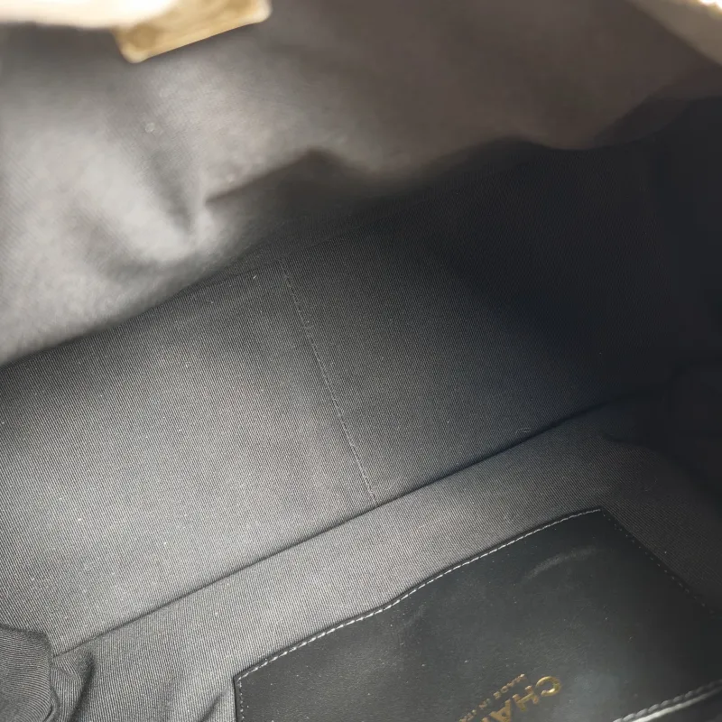 Chanel Shoulder Bag c hobo Black Lambskin Large 35 × 18 × 27 cm — detail view 2 of 12
