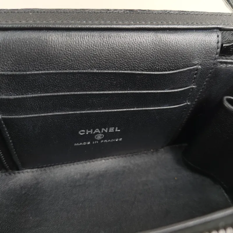 Chanel Crossbody Bag Edition Black Lambskin Mini 16 × 8 × 9.5 cm — detail view 8 of 12