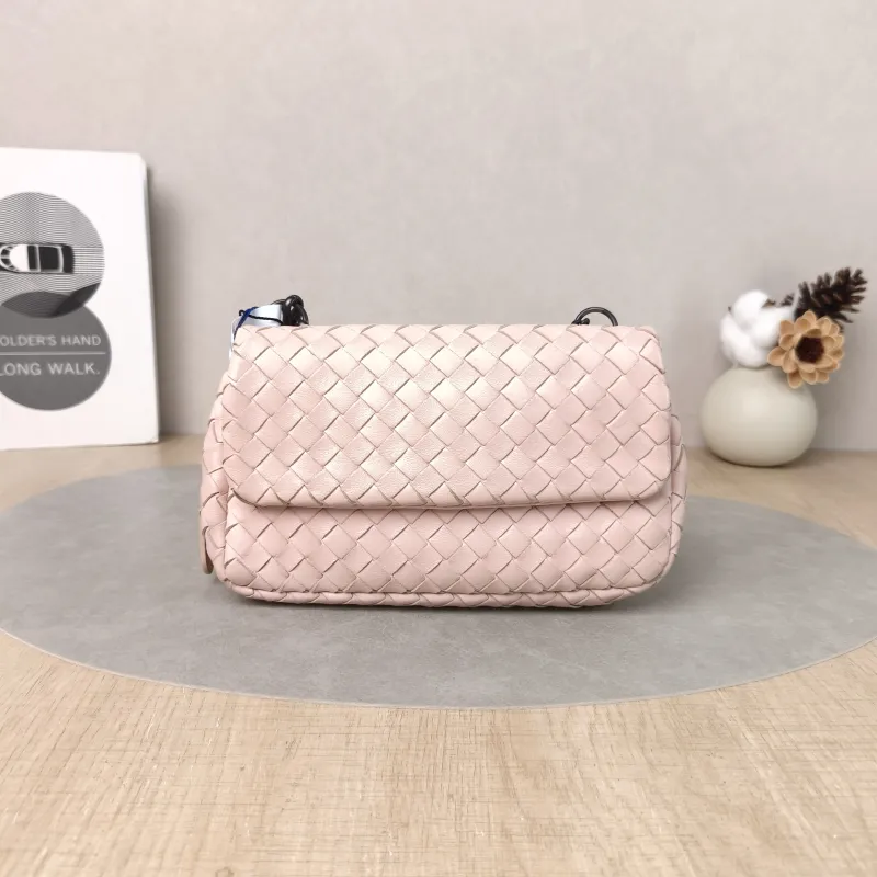 Bottega Veneta Shoulder Bag Woven Messenger Bag Pink Lambskin One Size19 × 5 × 11 cm