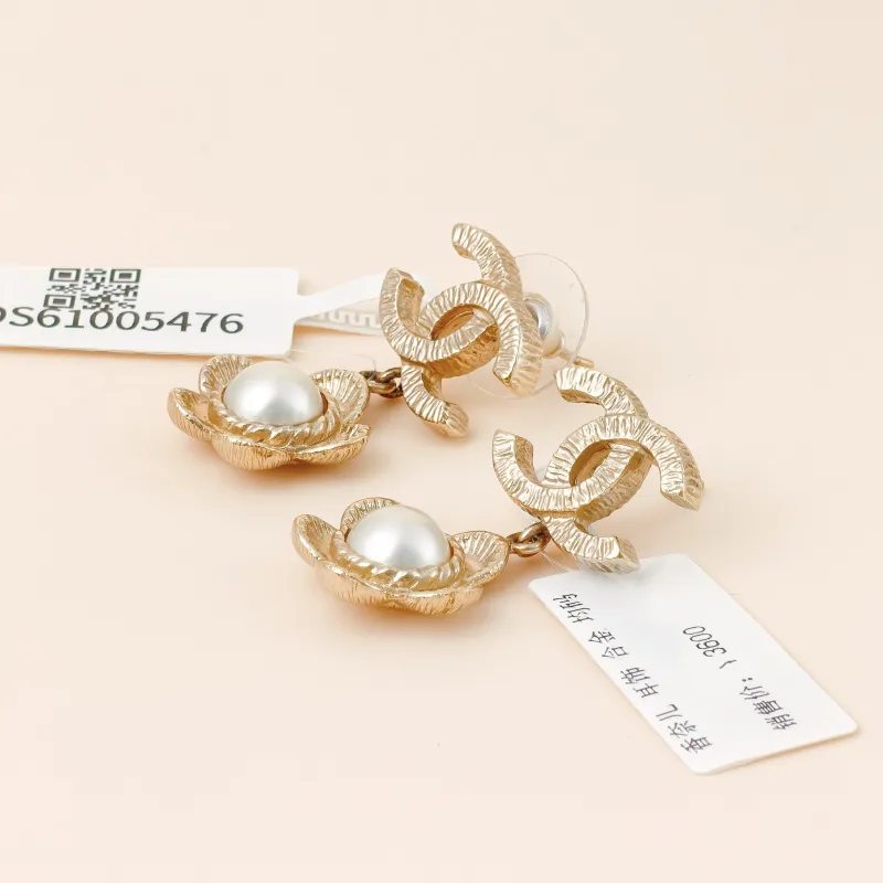 Chanel Earrings C Earrings Gold One Size — cover view 5 of 7