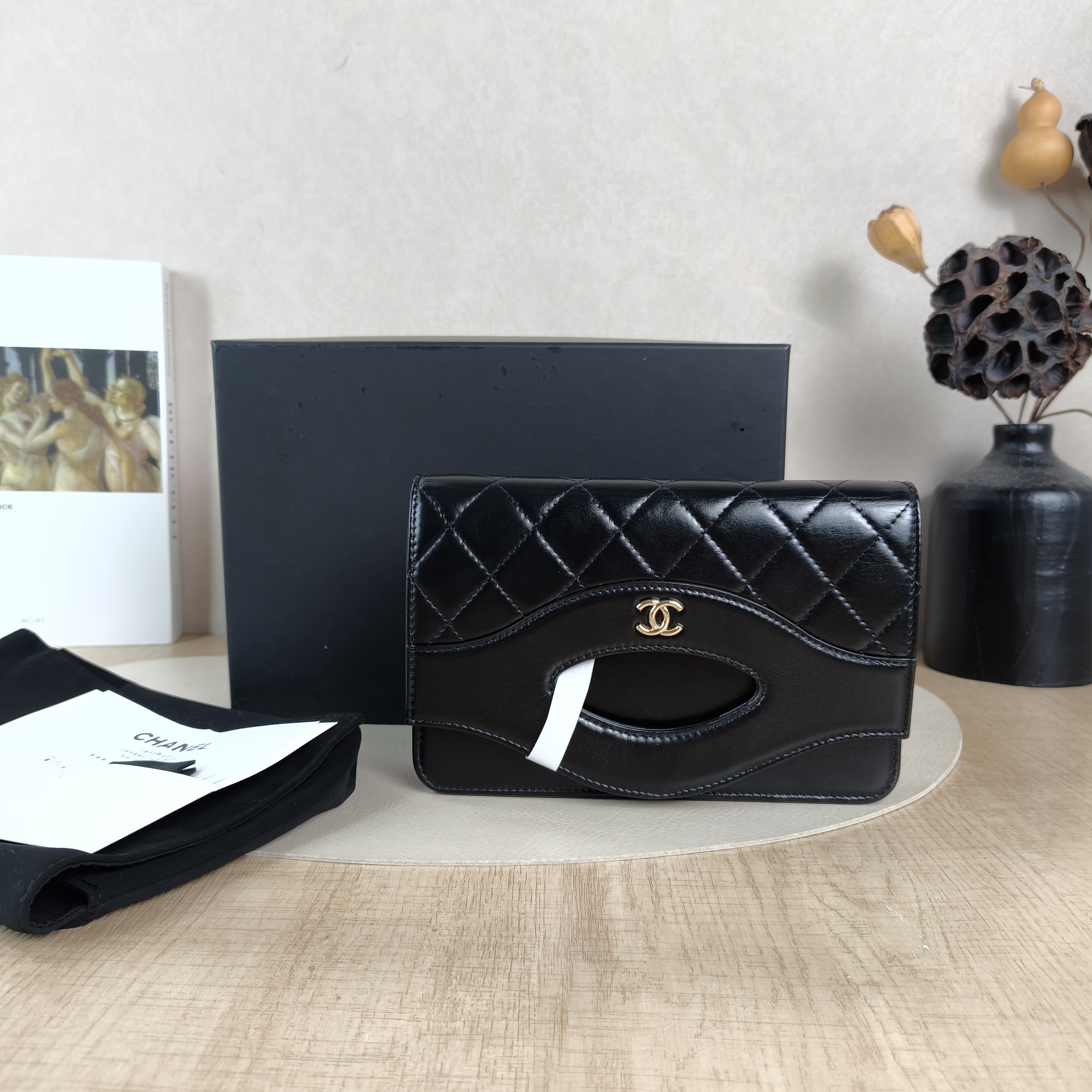 Chanel Crossbody Bag31bag woc Black Calfskinmini19 × 5 × 12 cm — cover view 4 of 6