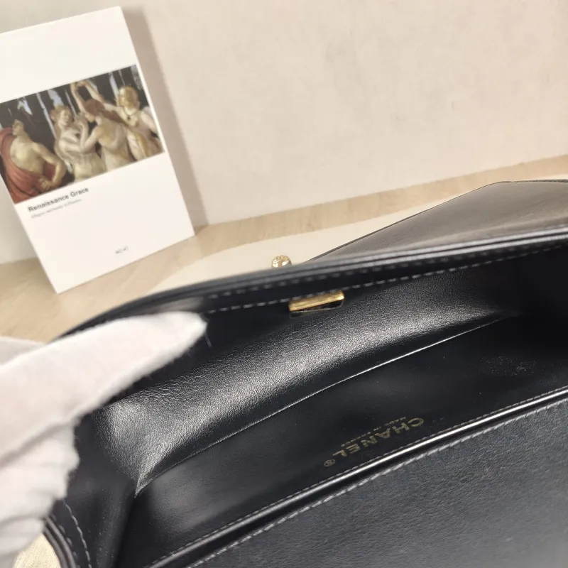 Chanel Crossbody Bag le boy Black Calfskin Medium 25 × 9 × 15 cm — detail view 6 of 12