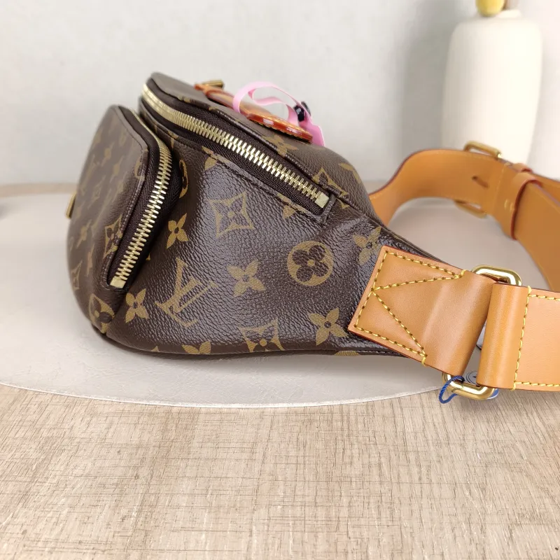 Louis Vuitton Belt Bag Rush Belt Bag Monogram PVC One Size 30 × 8 × 15 cm — detail view 5 of 11
