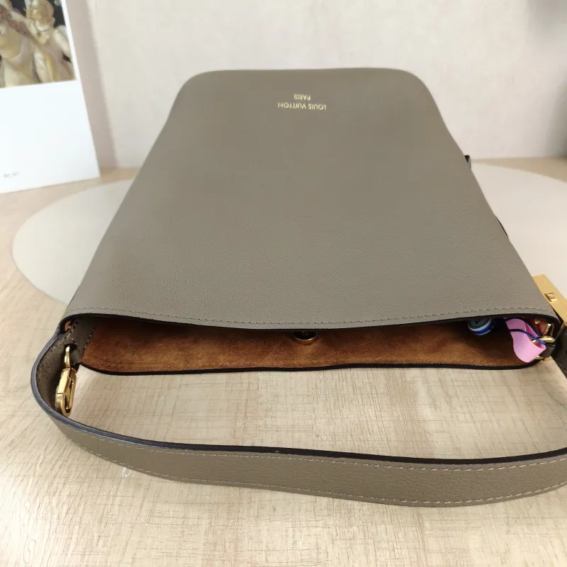 Louis Vuitton Top Handle Bag LOW KEY ALL IN BB Calfskin BB 16 × 12 × 18 cm — detail view 5 of 12