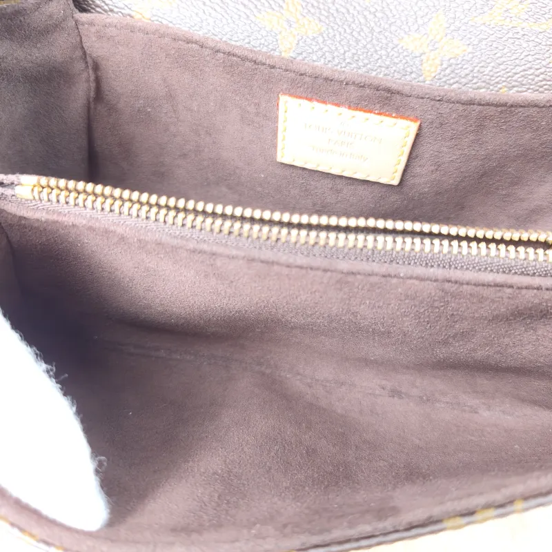 Louis Vuitton Crossbody Bag Pochette Métis East West Monogram PVC Small 21.5 × 6 × 13.5 cm — detail view 13 of 13