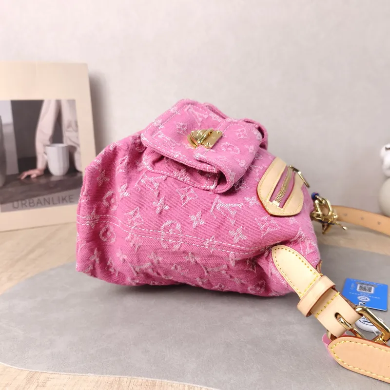 Louis Vuitton Shoulder Bag Baggy hobo Shoulder Bag Pink One Size 30 × 13 × 22 cm — detail view 12 of 13