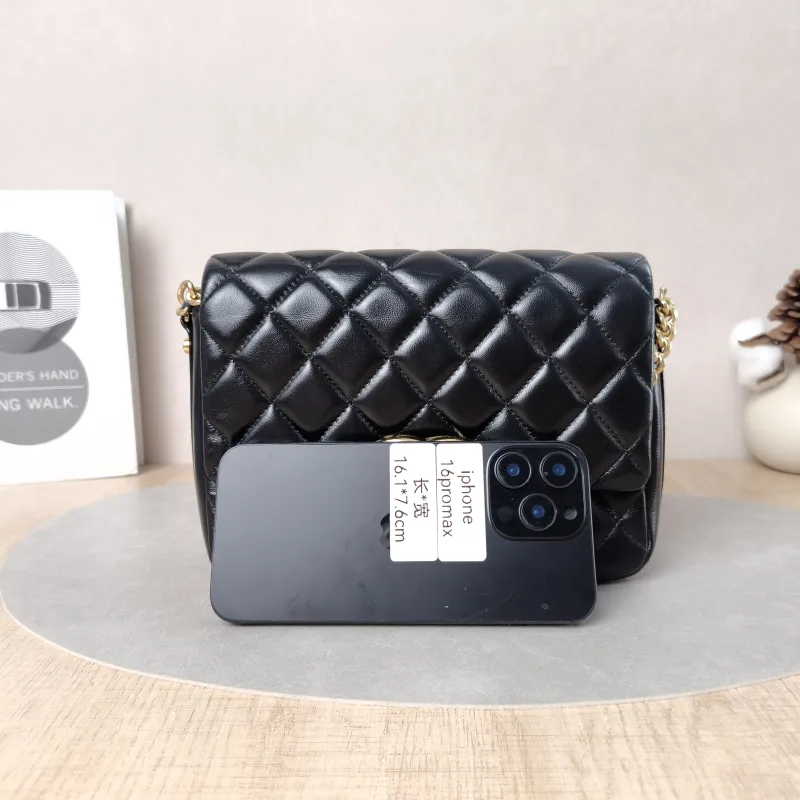 Chanel Crossbody Bag Edition c logo Black Waxed Leather One Size22 × 7 × 16 cm — cover view 3 of 5