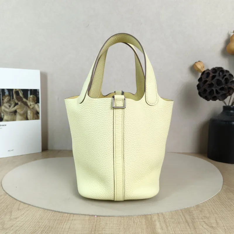 Hermès Top Handle Bag Picotin Lock 18 18 Taurillon Clemence TC Calfskin Small18 × 13 × 18 cm — cover view 2 of 6