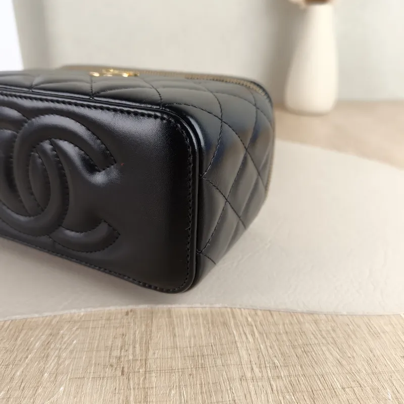 Chanel Crossbody Bag Edition Woven Black Calfskin Mini 16 × 8 × 9.5 cm — detail view 8 of 12