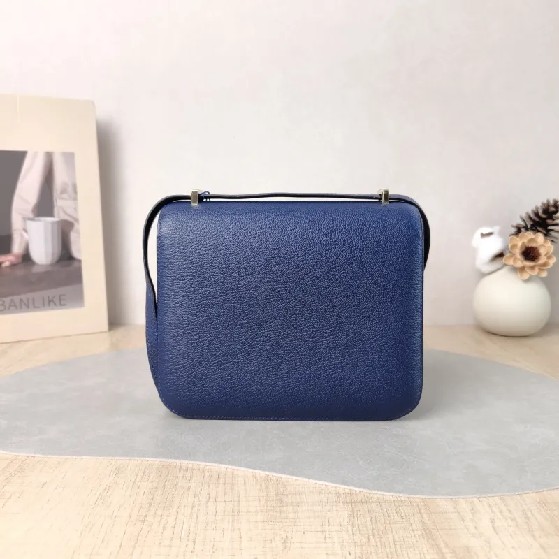 Hermès Crossbody Bag Constance 19 Gold-Tone Hardware 7U Lambskin Mini 19 × 4 × 15 cm G — cover view 3 of 6
