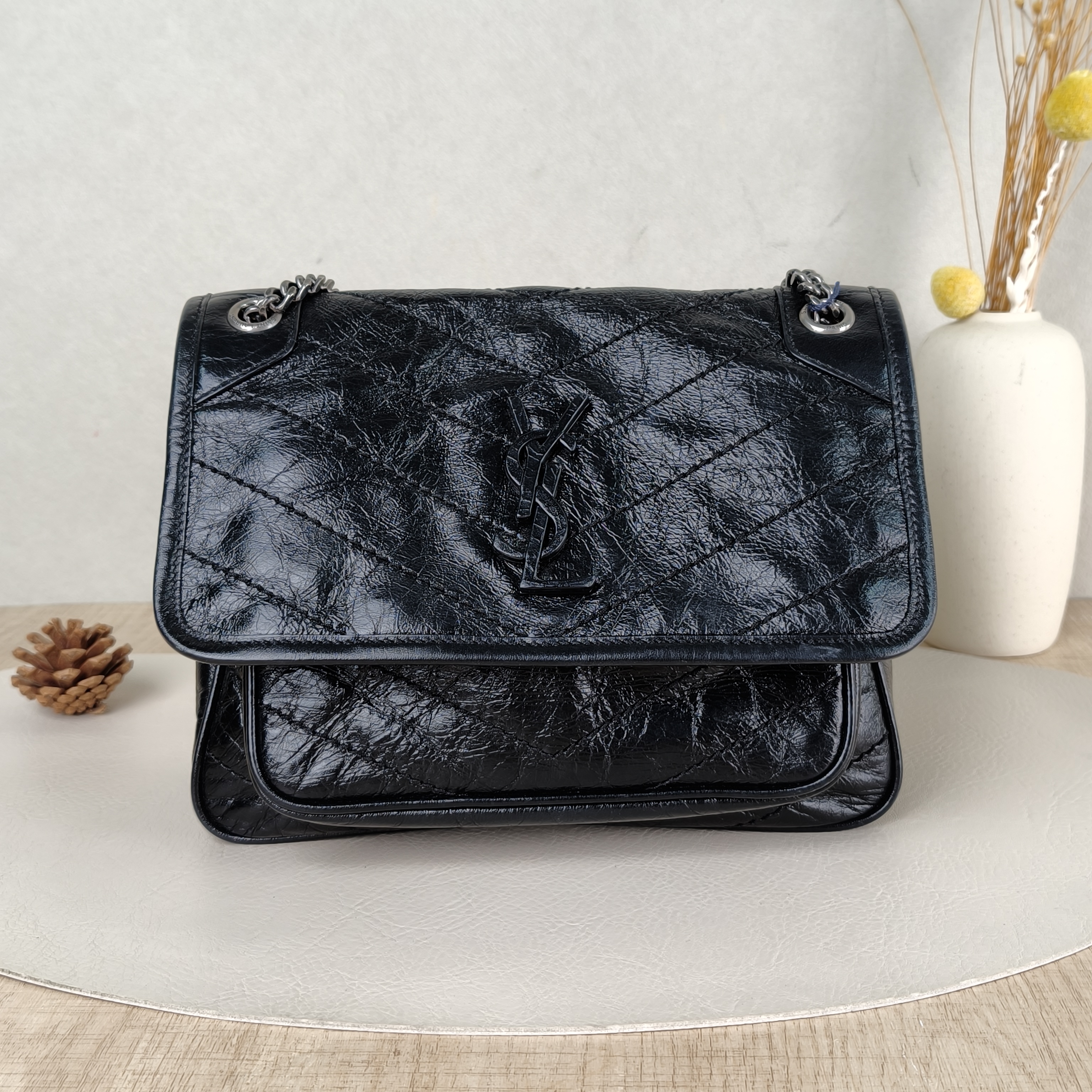 SAINT LAURENT Crossbody Bag Niki D Waxed Leather Calfskin Small21 × 7.5 × 16 cm