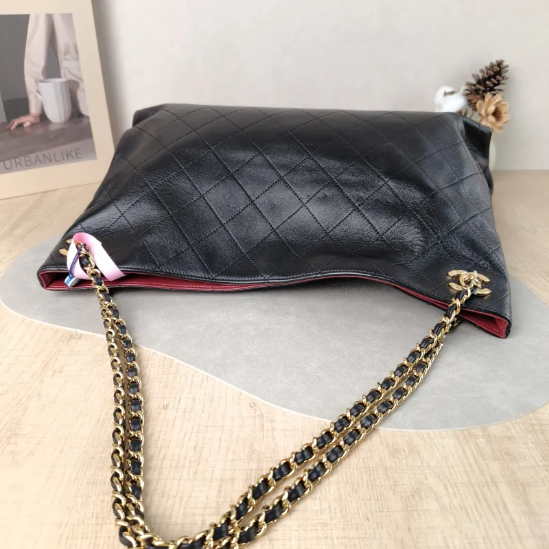 Chanel Shoulder Bag tote Black Lambskin One Size 41 × 9 × 27 cm — detail view 1 of 12