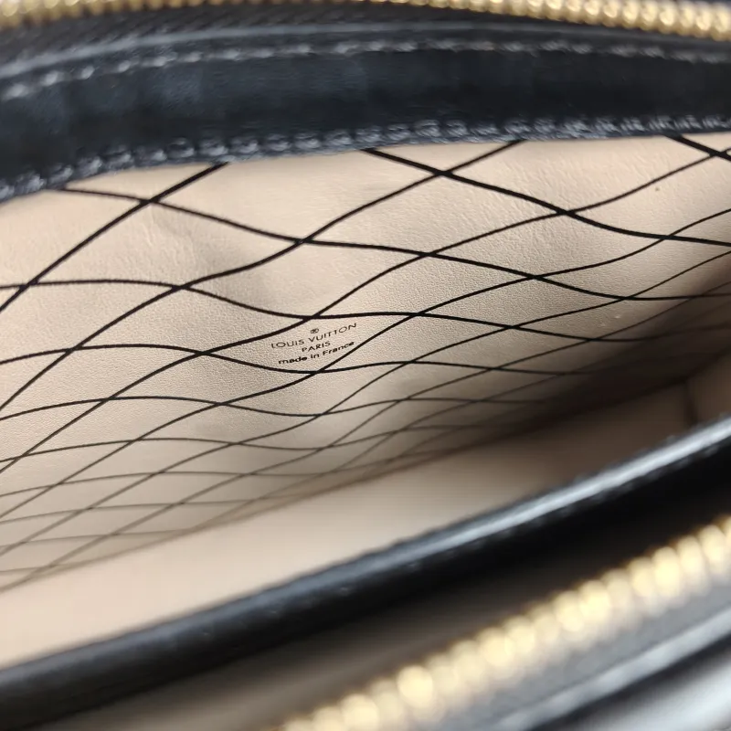 Louis Vuitton Crossbody Bag Trunk Clutch Box Black Epi Embossed Calfskin One Size TP10011820 — detail view 7 of 10