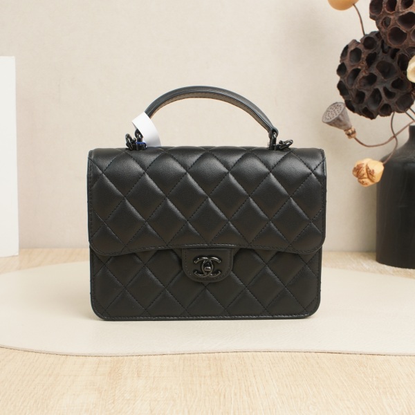 Chanel 25p Backpacksoblack Black Lambskin Microchip Edition · · 18.2 × 5 × 14 cm