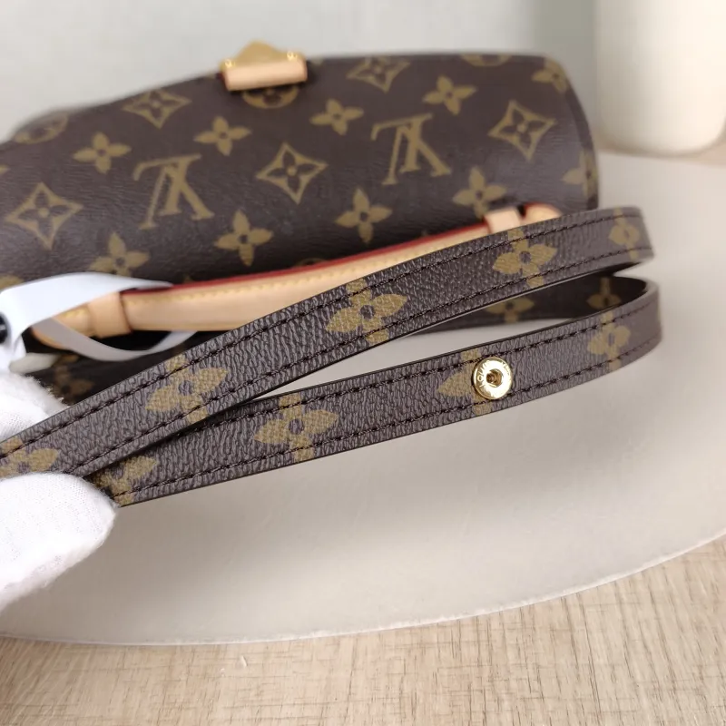 Louis Vuitton Crossbody Bag Pochette Métis East West Monogram PVC Small 21.5 × 6 × 13.5 cm — detail view 10 of 16