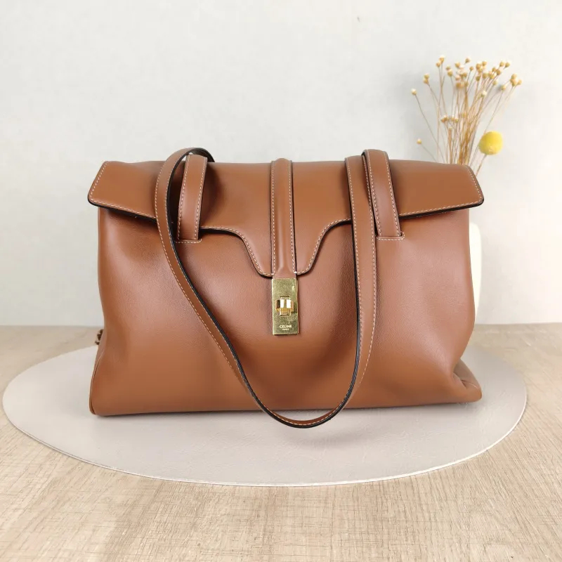 CELINE Shoulder Bag Soft 16Shoulder Bag Caramel Calfskin Medium32 × 15 × 24 cm