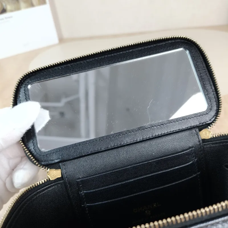 Chanel Crossbody Bag Edition 16 × 8 × 9.5 cm — detail view 7 of 13