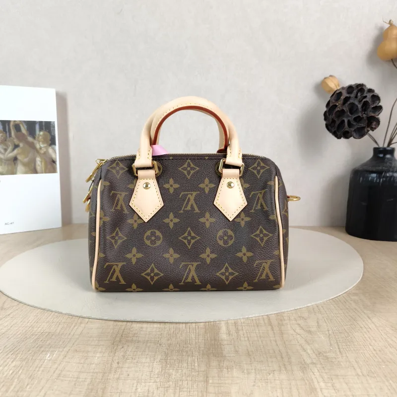 Louis Vuitton Crossbody Bag Speedy20 Shoulder Strap PVC Small 20.5 × 12 × 13.5 cm