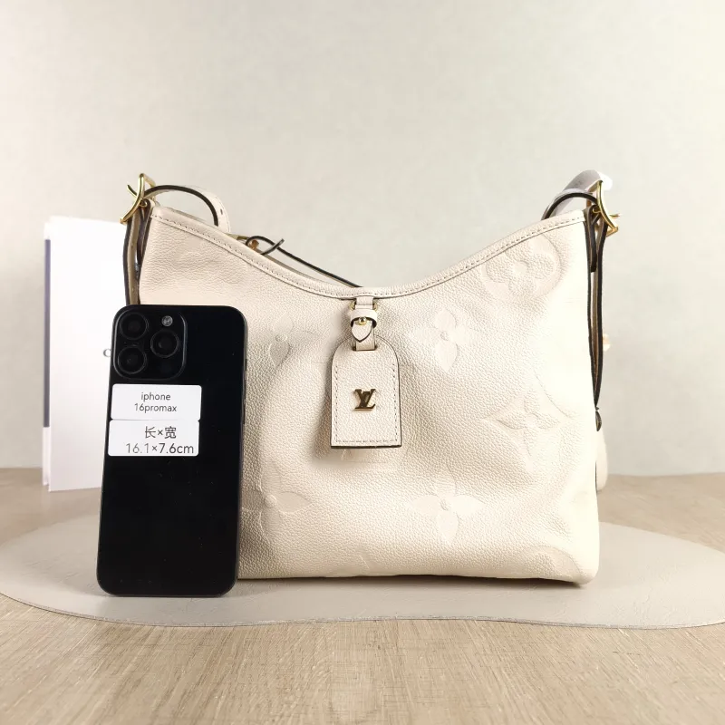 Louis Vuitton Crossbody Bag Carryall White Calfskin Small 29.5 × 12 × 24 cm — cover view 4 of 5