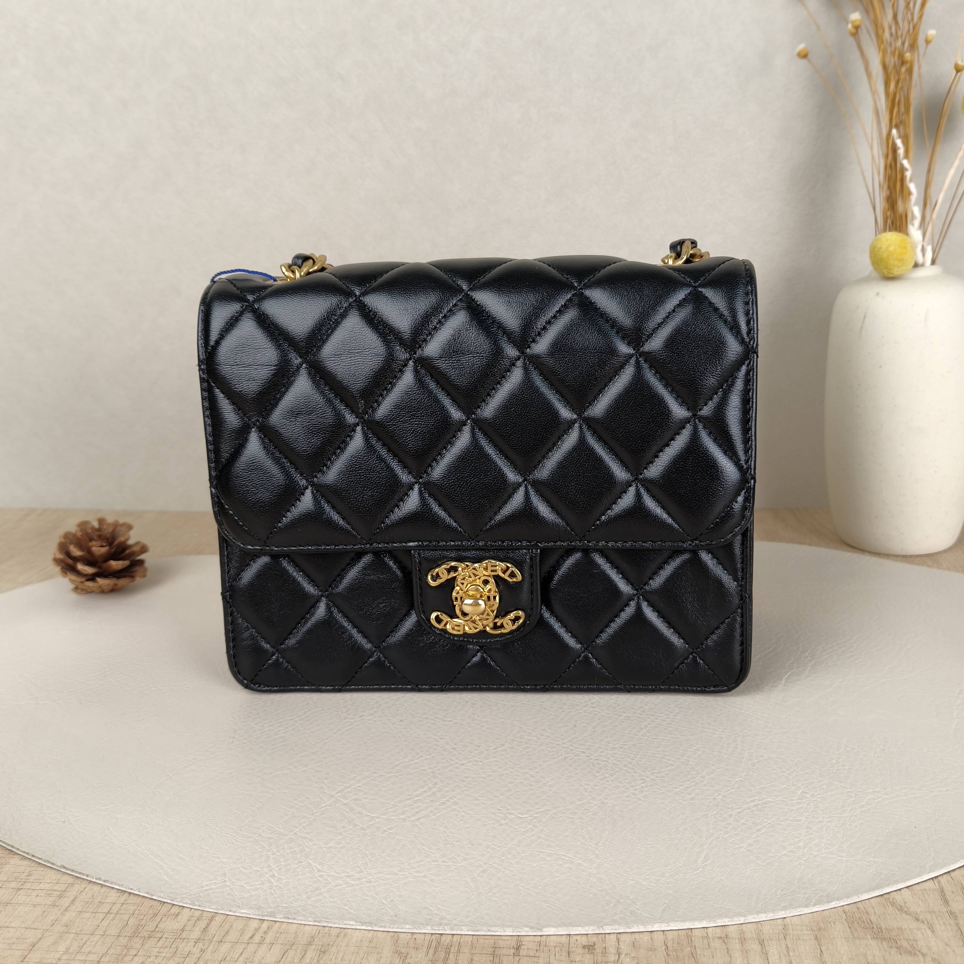 Chanel Crossbody Bag23a Box Bag Black Lambskin One Size20 × 8 × 16 cm