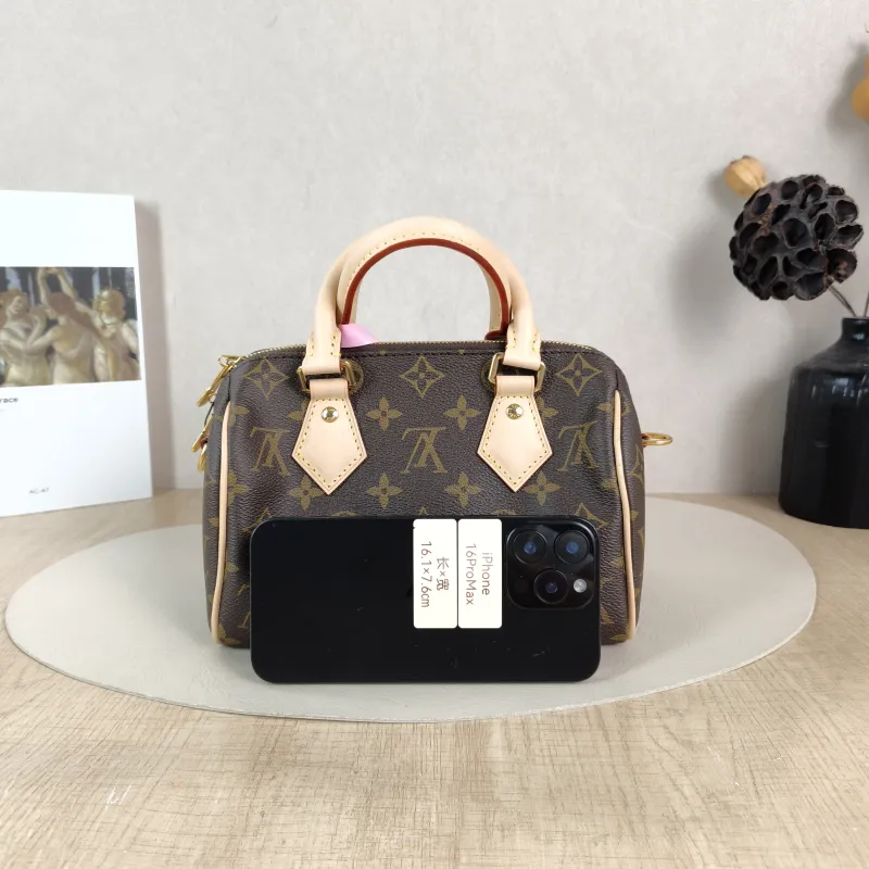 Louis Vuitton Crossbody Bag Speedy20 Shoulder Strap PVC Small 20.5 × 12 × 13.5 cm — cover view 5 of 5