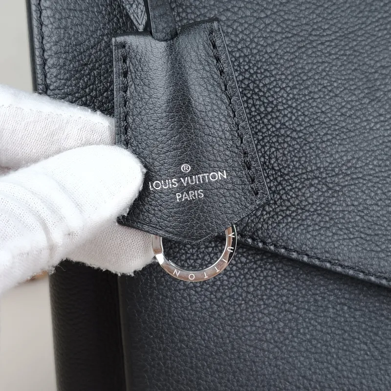 Louis Vuitton Crossbody Bag My Lockme Messenger Bag Black Calfskin Medium28 × 11 × 20 cm — detail view 10 of 15