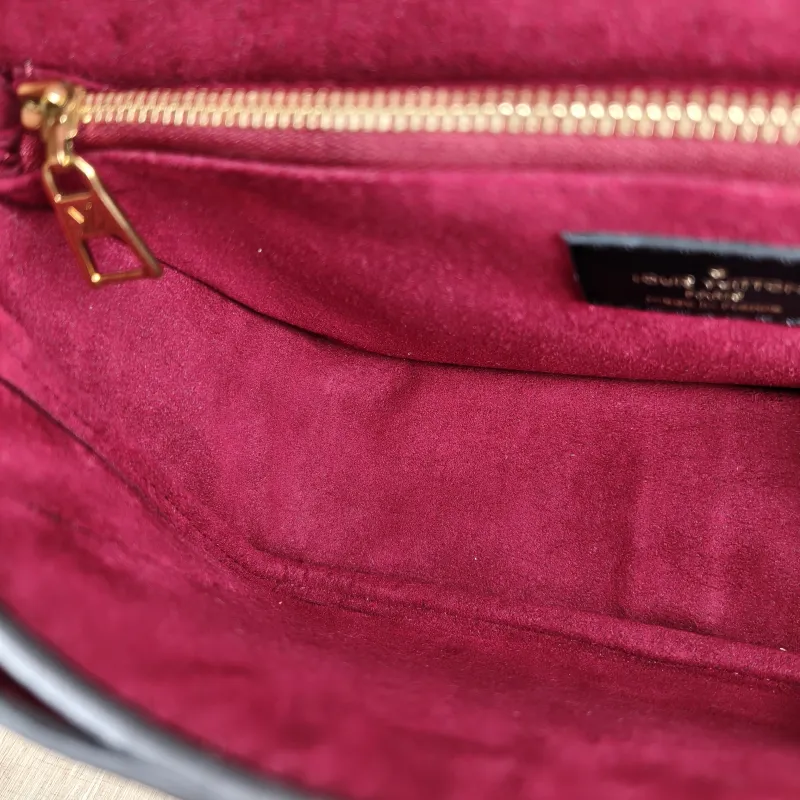 Louis Vuitton Crossbody Bag Passy Messenger Bag Monogram PVC Small 23 × 9 × 17 cm — detail view 7 of 13