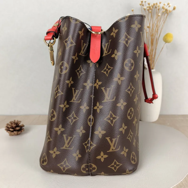 Louis Vuitton Shoulder Bag NÉONOÉ Bucket Bag PVC Medium 26 × 17.5 × 26 cm — detail view 7 of 9