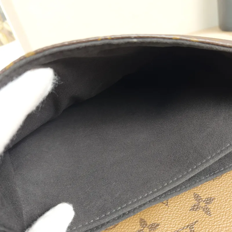 Louis Vuitton Crossbody Bag Pochette Métis Monogram Colorblock PVC Medium 25 × 7 × 19 cm — detail view 5 of 13
