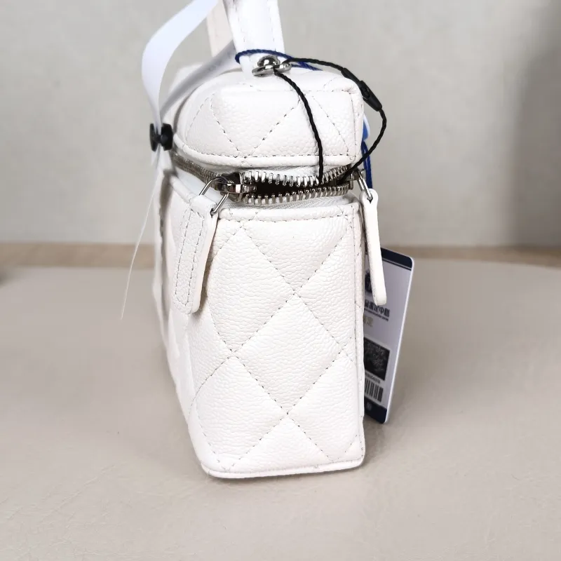 Chanel Crossbody Bag26s lp Box Bag Top Handle Crossbody Bag White Calfskin One Size 19.5 × 5 × 17 cm — detail view 15 of 15