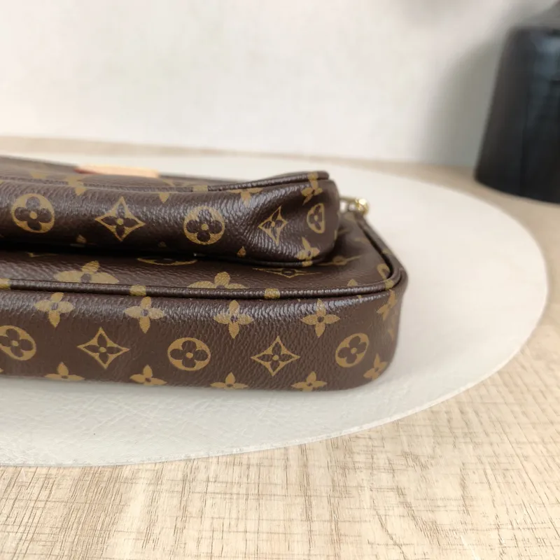 Louis Vuitton Crossbody Bag Multi Pochette Accessoires Shoulder Strap PVC Small24 × 4 × 13.5 cm — detail view 2 of 12