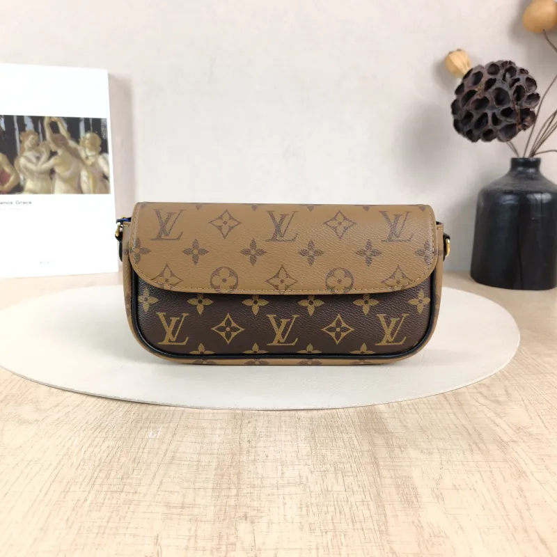 Louis Vuitton Crossbody Bag IVY Monogram PVC Small 23.5 × 4.3 × 12 cm