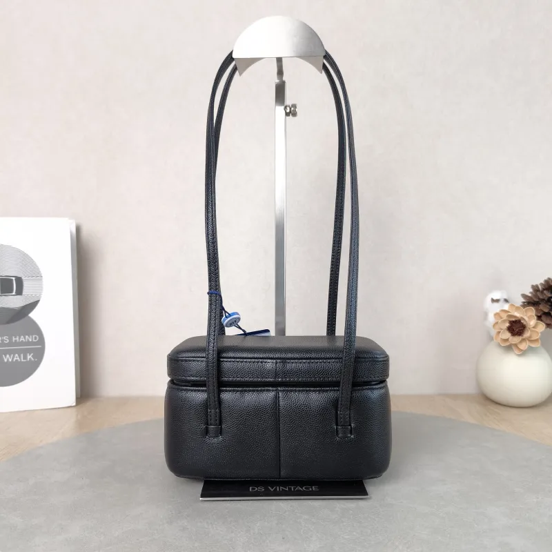 Chanel Shoulder Bag 26s preppy Shoulder Bag Black Grained Calfskin One Size 17 × 8 × 9.5 cm — cover view 2 of 6