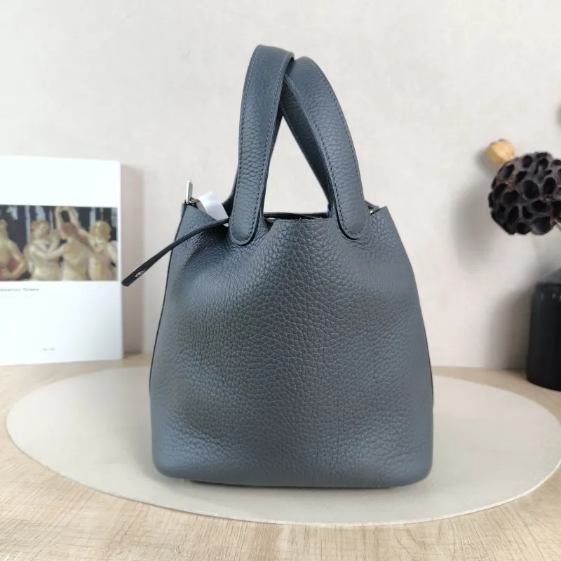 Hermès Top Handle Bag Picotin Lock 18 18 TC Calfskin Small 18 × 13 × 18 cm W — detail view 4 of 10
